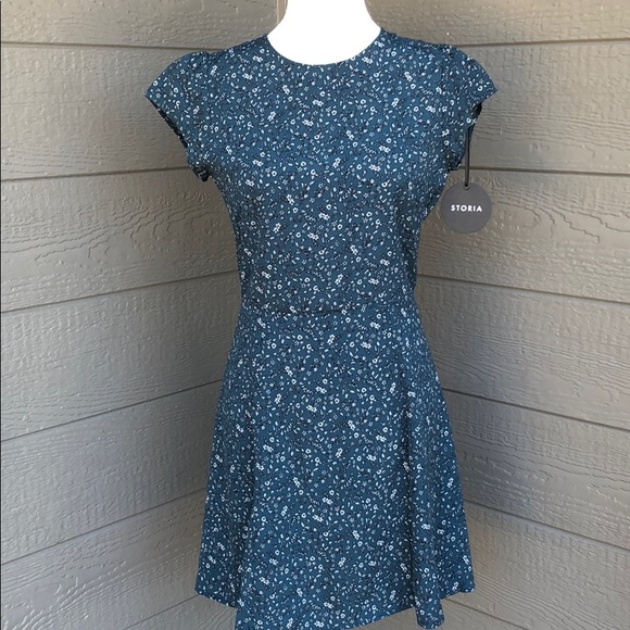 Storia Dresses & Skirts - Storia Green Floral Open Back Mini Dress